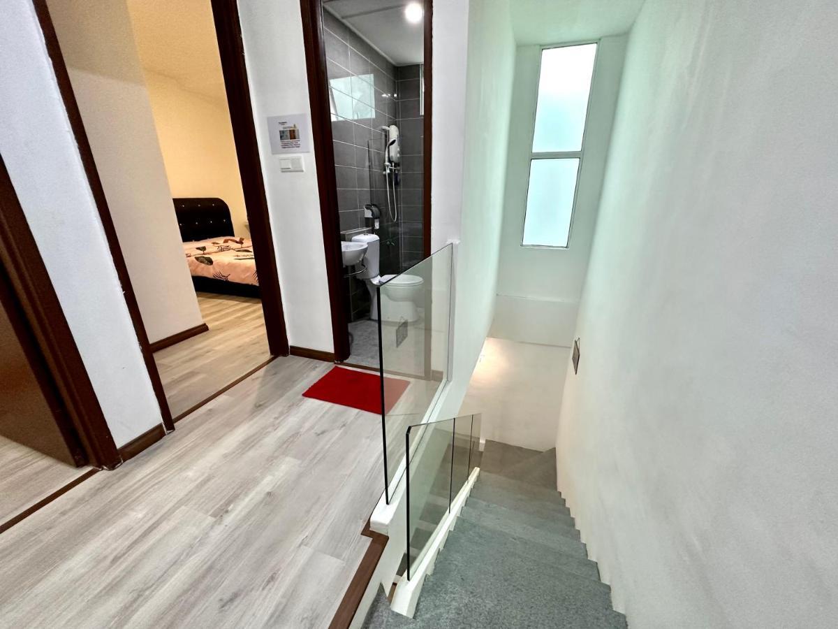 Springfield 3-Storey Cheerful Townhouse #Yoyo Homestay Sandakan Ngoại thất bức ảnh